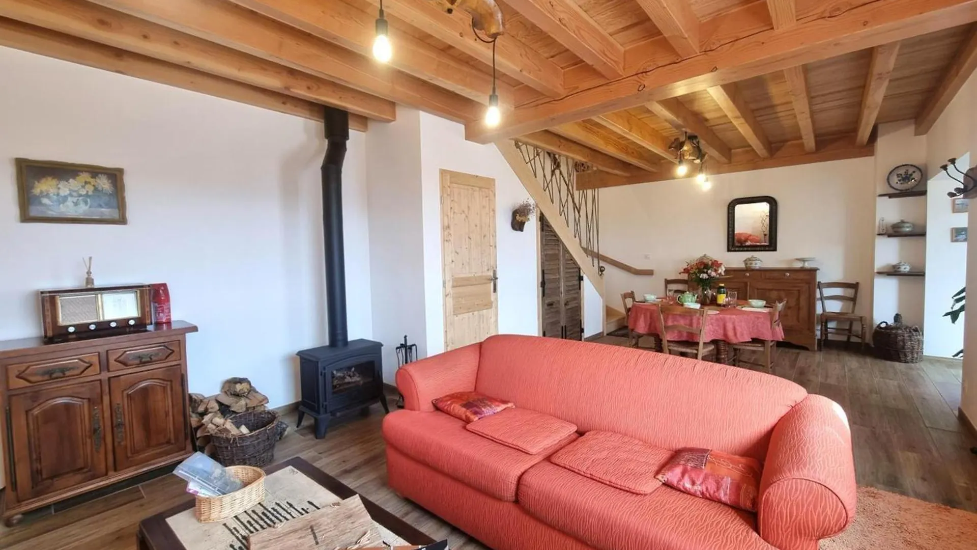 Holiday home Gite 4 Pers, Terrasse & Jardin, Pres Des Bois Noirs - Fr-1-496-348 Saint-Priest-la-Prugne