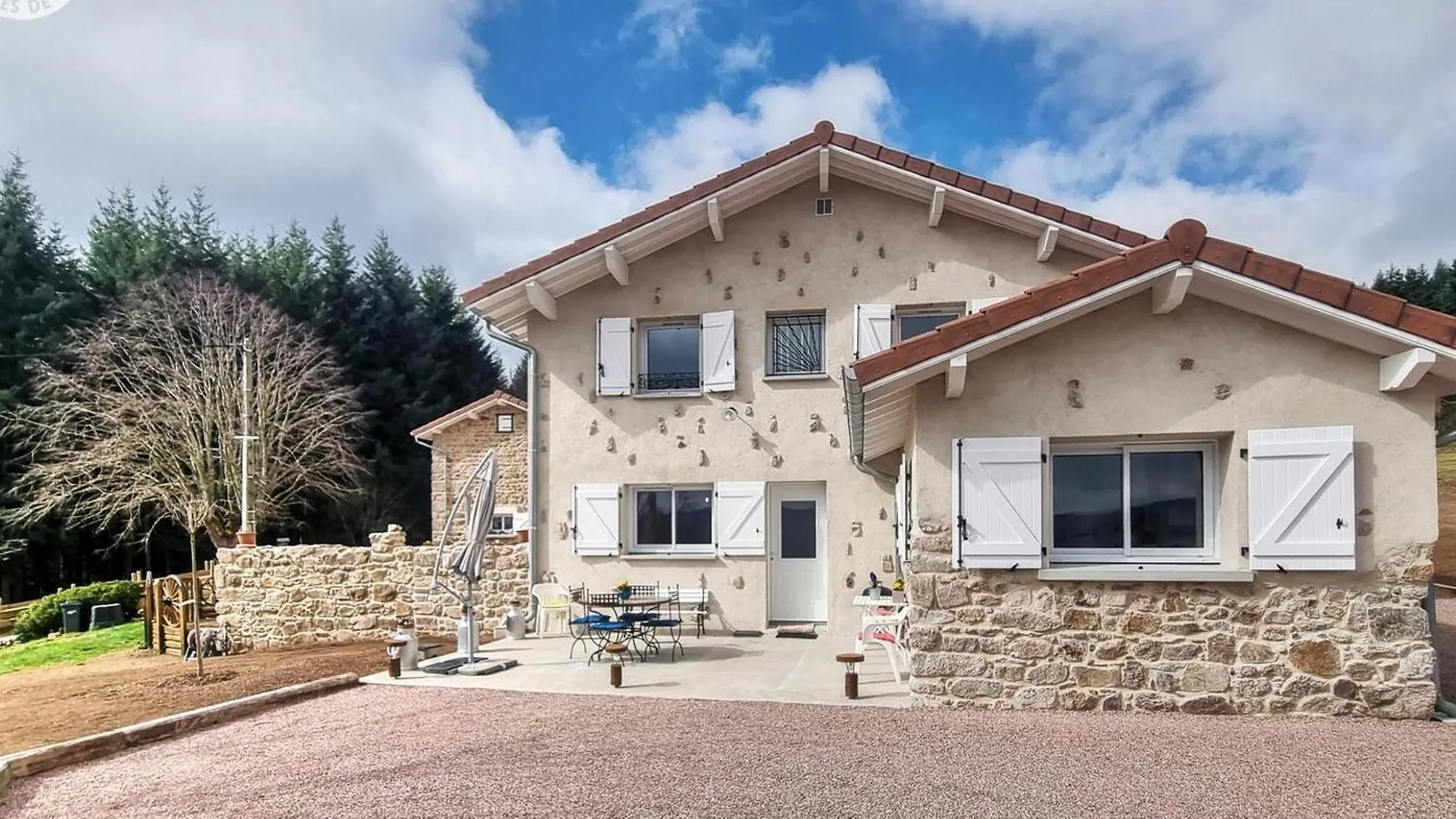Gite 4 Pers, Terrasse & Jardin, Pres Des Bois Noirs - Fr-1-496-348 Saint-Priest-la-Prugne
