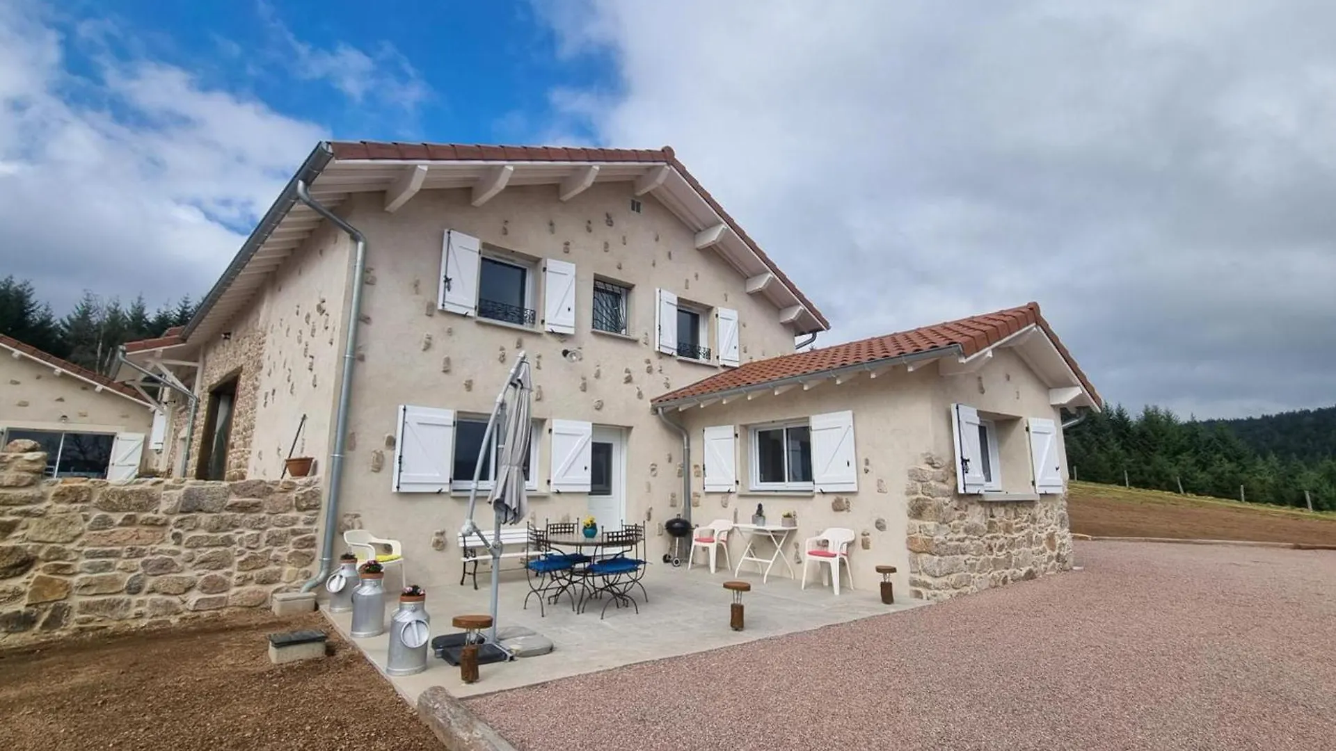Gite 4 Pers, Terrasse & Jardin, Pres Des Bois Noirs - Fr-1-496-348 Saint-Priest-la-Prugne